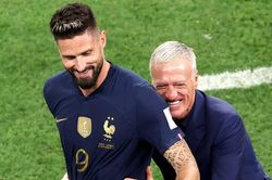 Trường hợp kỳ lạ của Giroud ở tuyển Pháp