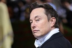 Tin 'sốc' về tài sản của tỷ phú Elon Musk