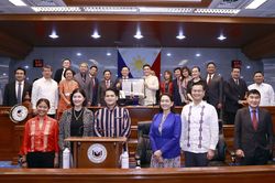 Chủ tịch Quốc hội dự phiên họp Thượng viện Philippines, chứng kiến nghị quyết quan trọng