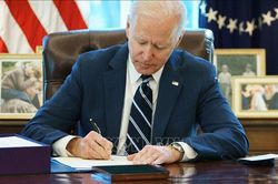 Tổng thống J.Biden đảo ngược chính sách hưu trí của người tiền nhiệm