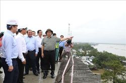 Thủ tướng khảo sát một số dự án đầu tư xây dựng tại Vĩnh Long