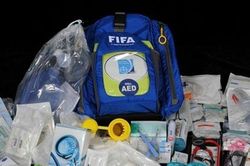 Có gì đặc biệt bên trong túi y tế khẩn cấp của bác sĩ ở World Cup?