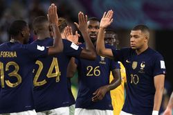 Thắng ngược Australia 4-1, Pháp thị uy sức mạnh nhà vô địch