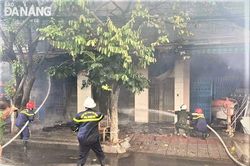 Cháy nhà trên đường Trường Chinh
