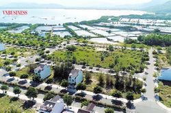 'Mất ăn mất ngủ' vì đất nền ven biển