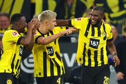 Dortmund mang lực lượng hùng hậu hơn 100 người đến Việt Nam