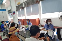 Cảnh báo không mua lại vé tàu Tết trôi nổi trên mạng tránh 'tiền mất tật mang'