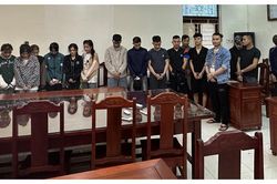 Mở tiệc ma túy chiêu đãi nhóm bạn trong quán karaoke