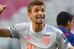 Thomas Muller sốc nặng khi tuyển Đức để thua Nhật Bản