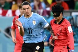Uruguay chia điểm với Hàn Quốc