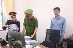 Bắt tạm giam 1 cán bộ Ban Quản lý Dự án đầu tư và xây dựng huyện Tương Dương