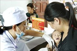 Phân bổ trên 430.000 liều vaccine sởi, ho gà-bạch hầu-uốn ván để tiêm chủng mở rộng cho trẻ em