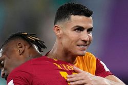 HLV Santos: 'Ronaldo là hiện tượng như Pele, Maradona và Messi'