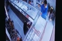 Truy bắt tên cướp tiệm vàng tại Bắc Giang