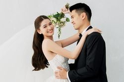 Á hậu Thùy Dung tình cảm chụp ảnh cưới bên chồng doanh nhân