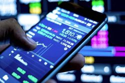 Thận trọng khi sử dụng app giao dịch chứng khoán chưa được cấp phép