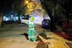 Đời sống Những người âm thầm làm sạch phố phường