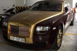 Rolls-Royce Ghost dát vàng giảm gần 1 tỷ đồng vẫn 'ế chổng vó'