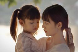 Quỳnh Kool làm mẹ đơn thân trong phim mới