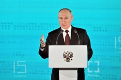 Tổng thống Putin đặt mục tiêu quan trọng cho ngành công nghiệp vũ khí Nga