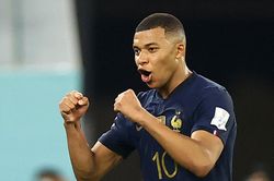 Mbappe san bằng kỷ lục của Pele