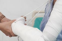 Chó nhà 'nổi điên' tấn công người đàn ông 72 tuổi