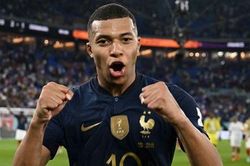 Mbappe cân bằng kỷ lục của Pele và Zidane