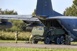 Ngoại trưởng Kuleba: Ukraine đang nhận các nguồn cung vũ khí bí mật