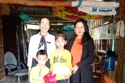 Nữ cán bộ xã gương mẫu, tâm huyết với công việc