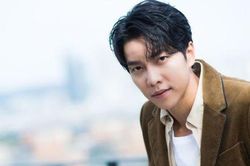 Cựu phóng viên nói về tình thế khó khăn của Lee Seung Gi: 'Xung quanh anh ấy toàn kẻ địch'