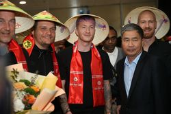 Marco Reus và dàn sao Dortmund đội nón lá tới Việt Nam