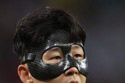 Son Heung-min xin lỗi fan Hàn Quốc sau trận thua tiếc nuối trước Ghana