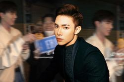 Nghe fan nam hát chay tặng mình, ERIK có phản ứng khiến ai cũng thích thú!