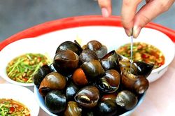 Hương vị quê nhà: Mùa đông ăn món ốc đồng…
