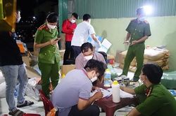 Bắt quả tang 2 đối tượng sản xuất thuốc bảo vệ thực vật giả