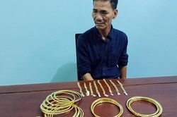 Tài xế xe khách trộm túi vàng trị giá trên 400 triệu đồng