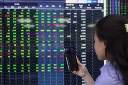 VN-Index trở lại mốc 1.000 điểm, nhà đầu tư có nên xuống tiền?