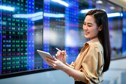 Cổ phiếu bất động sản tăng gấp đôi chỉ sau nửa tháng