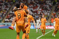 ĐIỂM NHẤN Hà Lan 2-0 Qatar: Gakpo che mờ Depay