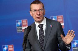 Nước thành viên hối thúc NATO cho phép Ukraine tấn công sâu hơn vào lãnh thổ Nga
