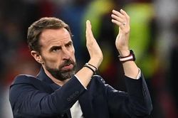 Gareth Southgate lùi lại như thế nào để đội tuyển Anh tiến lên?