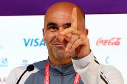 HLV Martinez: 'Các người cố chia rẽ tuyển Bỉ'