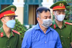 Cựu giám đốc Bệnh viện Mắt TP.HCM gửi lời xin lỗi cha mẹ, đồng nghiệp