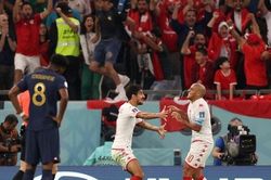 Vinh trận Tunisia - Pháp (1-0) và Úc - Đan Mạch (1-0): Thắng buồn và thắng vui