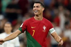 Mức lương kỷ lục của Cristiano Ronaldo khi khoác áo CLB Saudi Arabia