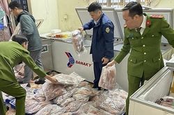 Phát hiện điểm kinh doanh thực phẩm đông lạnh không rõ nguồn gốc tại Hà Nội