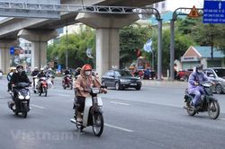 Người dân Thủ đô đón đợt không khí lạnh nhất từ đầu mùa Đông