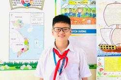 Bộ trưởng Bộ GD&ĐT tặng bằng khen cho học sinh dũng cảm cứu người