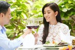Lần đầu gặp đồng nghiệp của tôi, bố khuyên tôi nên cưới anh ấy