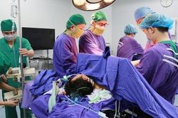 Nam thanh niên nhảy cầu Bãi Cháy được cứu sống ngoạn mục